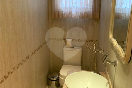 Casa Térrea à venda com 3 quartos, sendo 2 suítes, em Parque Vitória, São Paulo, SP