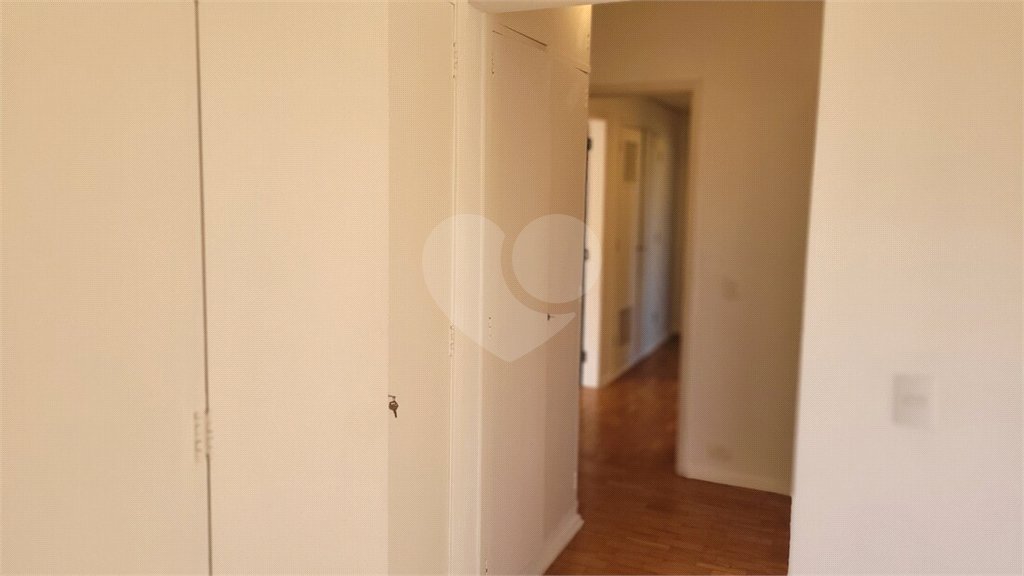 Apartamento para alugar com 3 quartos, sendo 1 suíte, em Jardim Europa, São Paulo, SP