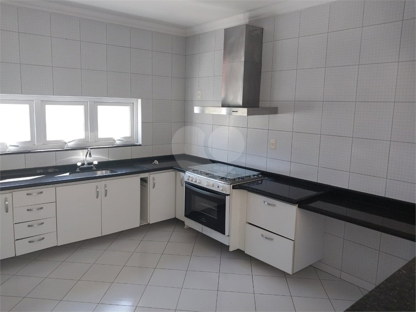 Casa à venda com 4 suítes em Vila Oliveira, Mogi das Cruzes, SP