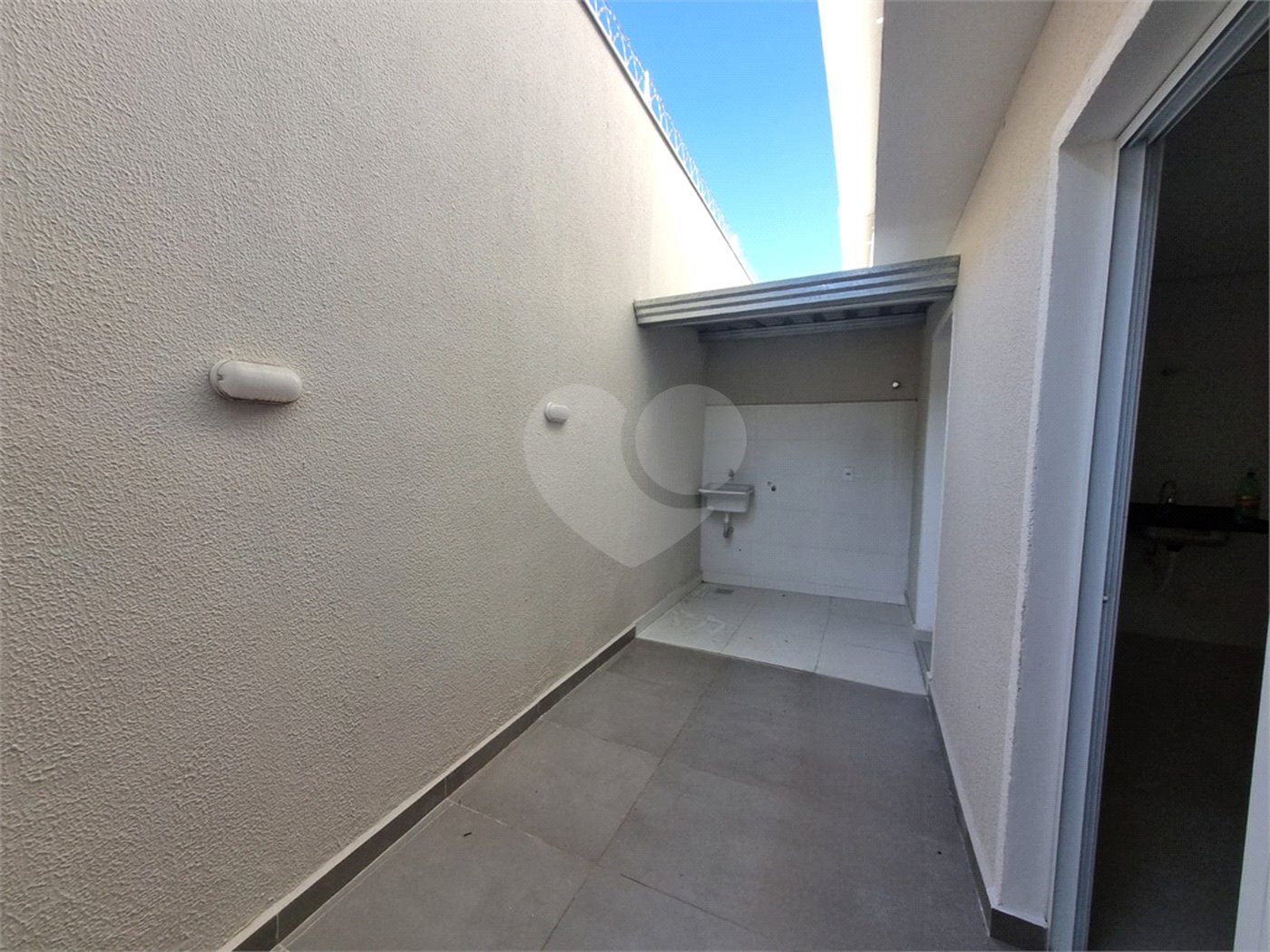 Casa à venda com 3 quartos, sendo 1 suíte, no condomínio Residencial Américo Figueiredo, Sorocaba - SP