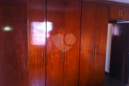Sobrado à venda com 3 quartos, sendo 1 suíte, em Chora Menino, São Paulo, SP
