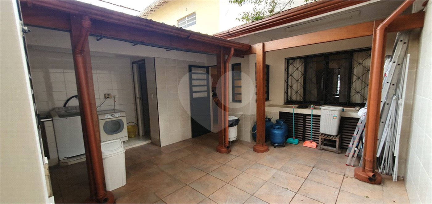 Sobrado à venda com 4 quartos, sendo 2 suítes, em Moema, São Paulo, SP