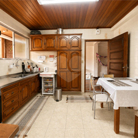 Casa de Vila à venda com 4 quartos, sendo 1 suíte, em Cupecê, São Paulo, SP
