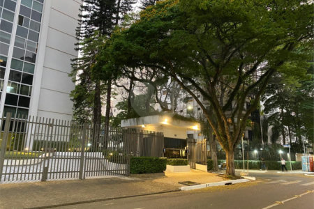 Apartamento à venda com 3 quartos, sendo 1 suíte, em Vila Nova Conceição, São Paulo, SP