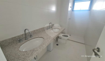 Apartamento à venda com 3 suítes em Moema, São Paulo, SP