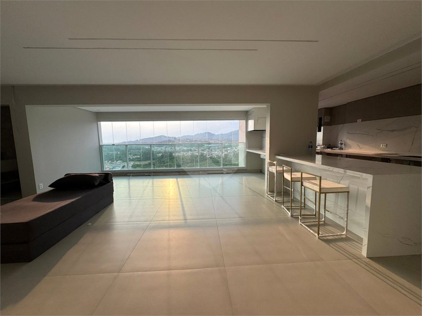 Apartamento à venda com 2 suítes em Vila Mogilar, Mogi das Cruzes, SP