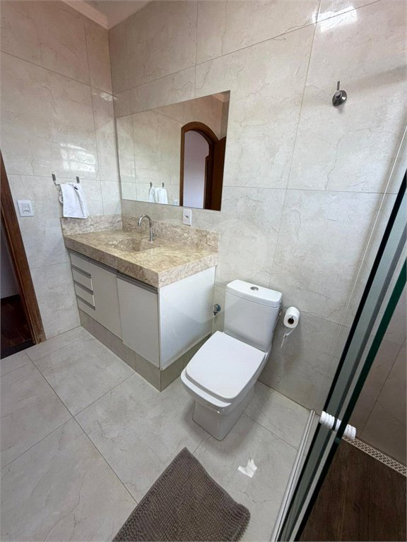 Sobrado à venda com 4 quartos, sendo 1 suíte,  em Jardim Santa Rosa, Araraquara, SP