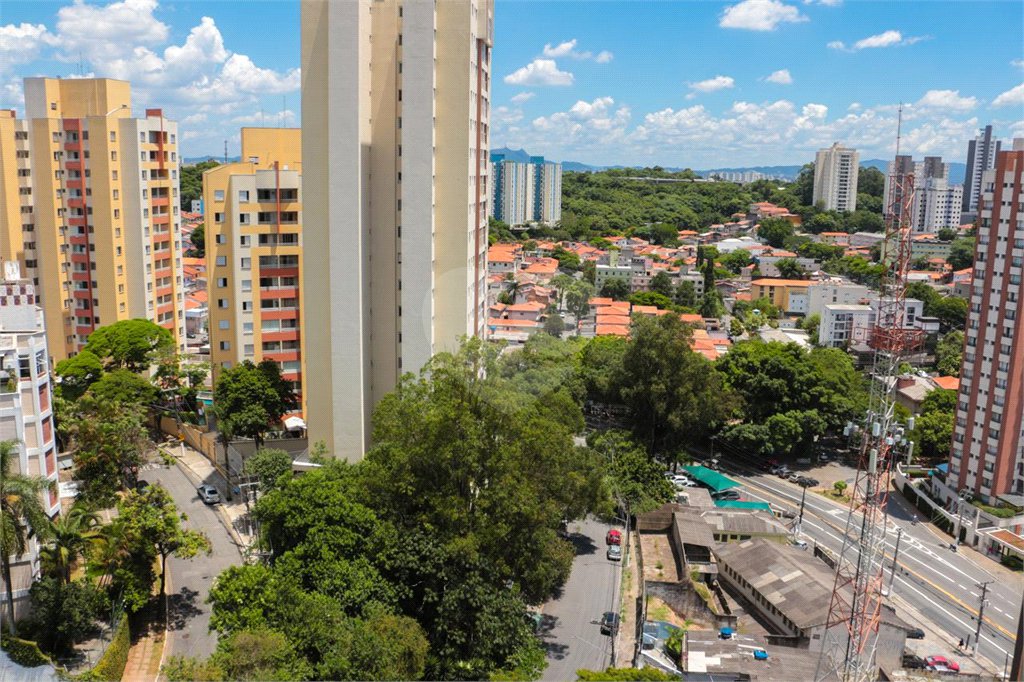 Apartamento à venda com 3 quartos, sendo 1 suíte, em Vila Gomes, São Paulo, SP