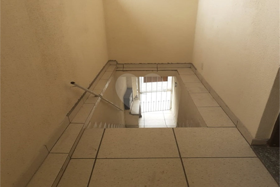 Sobrado à venda com 6 quartos, sendo 1 suíte,  em Jardim Las Vegas, Guarulhos, SP