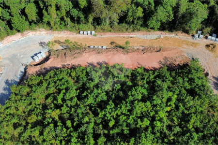 Terreno à venda no condomínio Bosque da Represa, Nazaré Paulista - SP