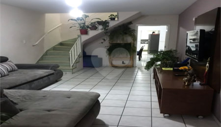 Sobrado à venda com 3 quartos, sendo 1 suíte,  em Vila Gustavo, São Paulo, SP