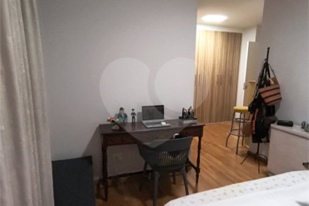 Apartamento à venda com 4 quartos, sendo 1 suíte, em Jardim Caravelas, São Paulo, SP