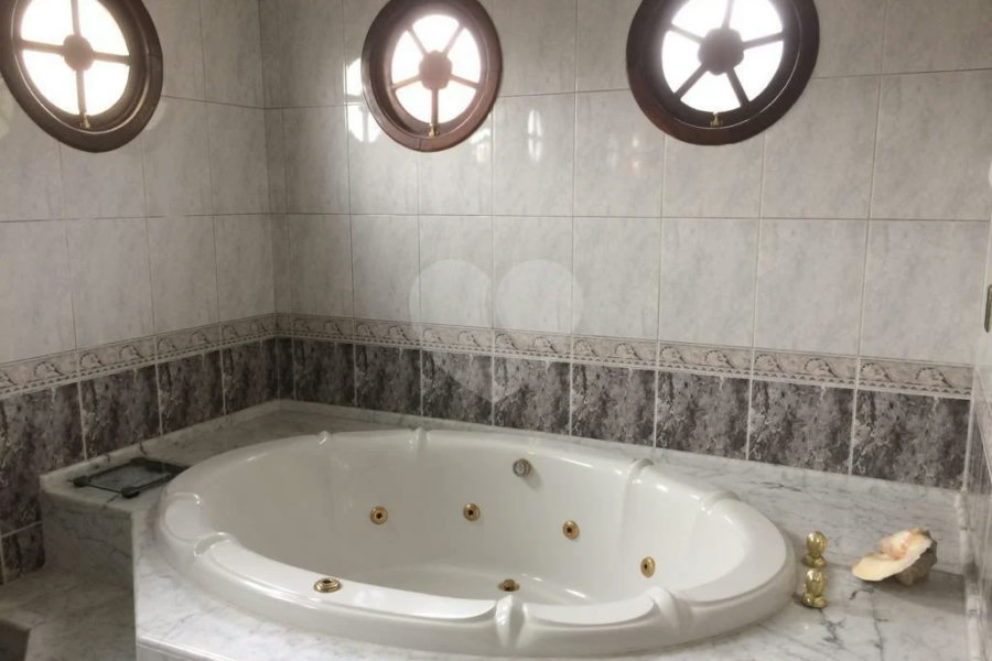 Casa à venda com 3 quartos, sendo 1 suíte, em Vila Nova Cachoeirinha, São Paulo, SP