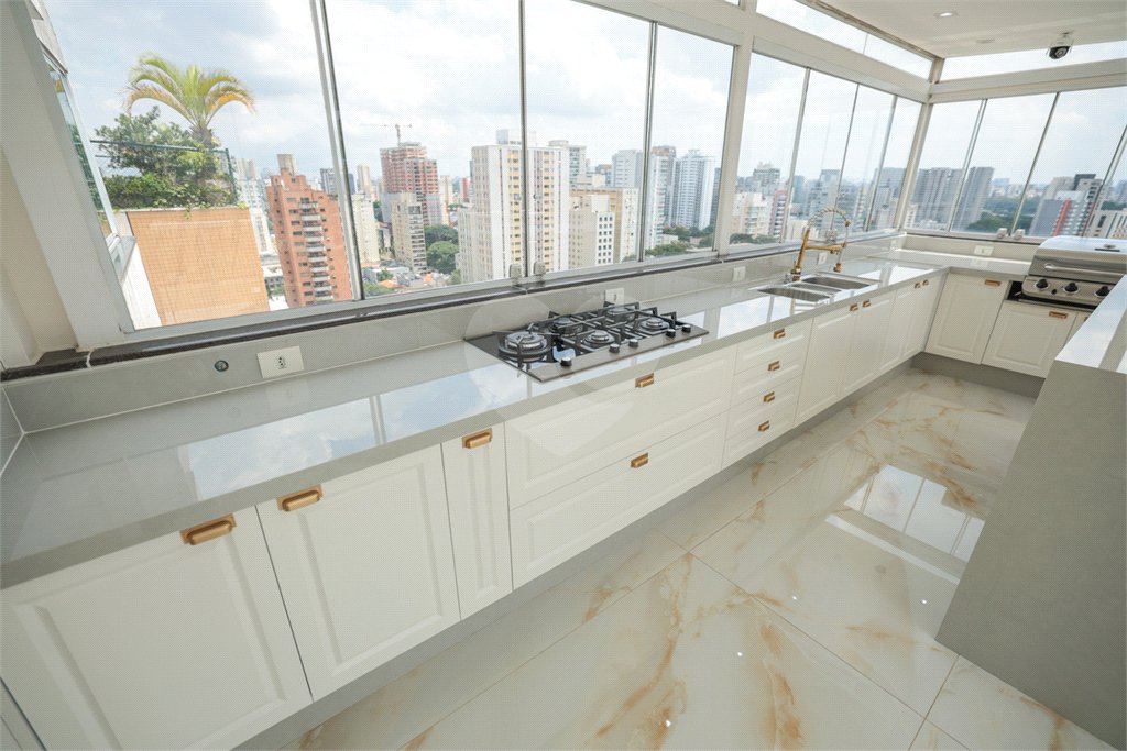 Apartamento à venda com 4 quartos, sendo 1 suíte,  em Vila Mariana, São Paulo, SP