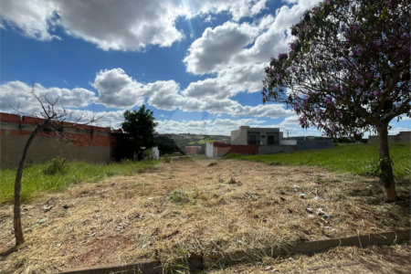 Terreno à venda em Portal dos Pinheiros Ii, Itapetininga, SP