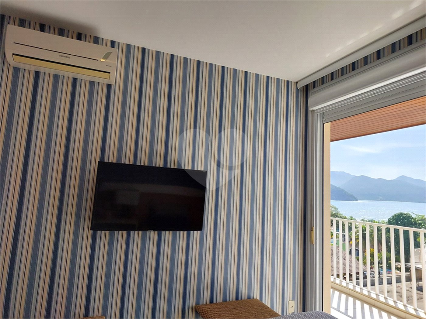 Apartamento à venda com 3 suítes em Itaguá, Ubatuba, SP
