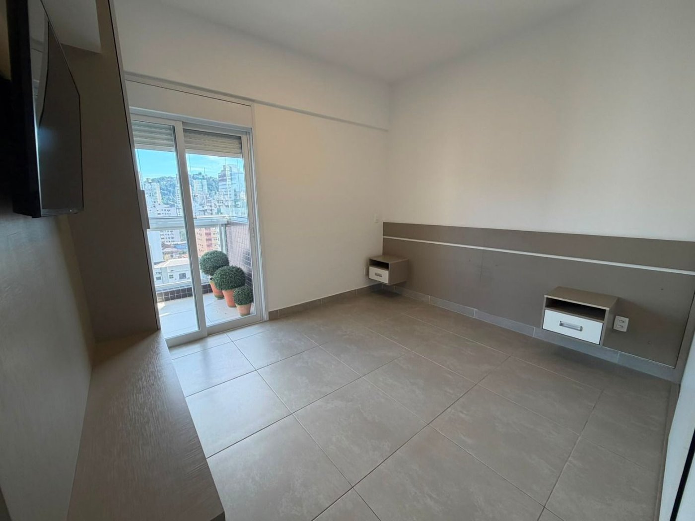Apartamento com 2 dormitórios à venda, 72 m² por R$ 1.350.000,00 - Gonzaga - Santos/SP