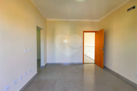 Casa à venda com 3 quartos, sendo 1 suíte, no condomínio Terras de São Francisco, Sorocaba - SP
