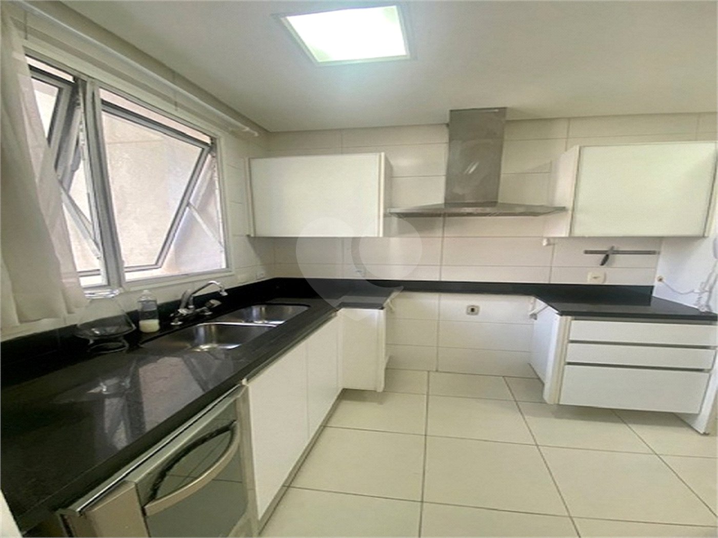Apartamento à venda ou para alugar com 2 suítes em Itaim Bibi, São Paulo, SP