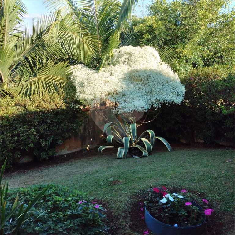 Chácara à venda com 4 quartos, sendo 1 suíte,  em Vila Dom Pedro, Atibaia, SP