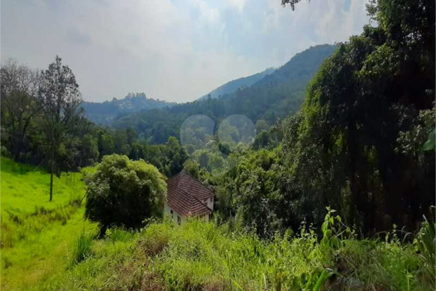 Casa Térrea à venda com 3 quartos, sendo 1 suíte, em Rio Abaixo, Mairiporã, SP