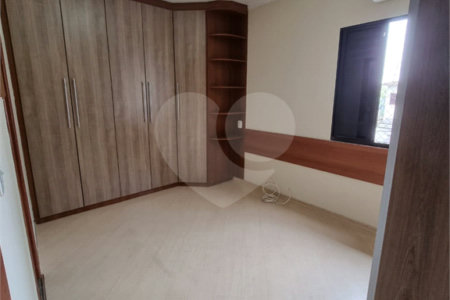 Casa à venda ou para alugar com 3 quartos, sendo 1 suíte,  em Bosque da Saúde, São Paulo, SP