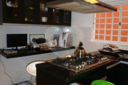 Sobrado à venda com 3 quartos, sendo 1 suíte,  em Paraíso do Morumbi, São Paulo, SP