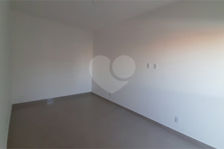Casa à venda com 2 quartos no condomínio Residencial Luta, São Paulo - SP