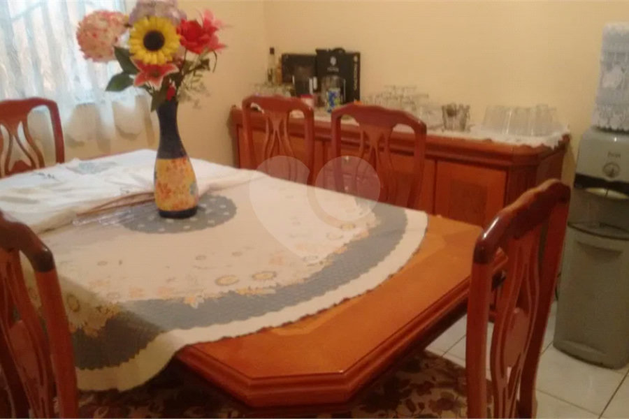 Sobrado à venda com 3 quartos, sendo 1 suíte, em Vila Galvão, Guarulhos, SP
