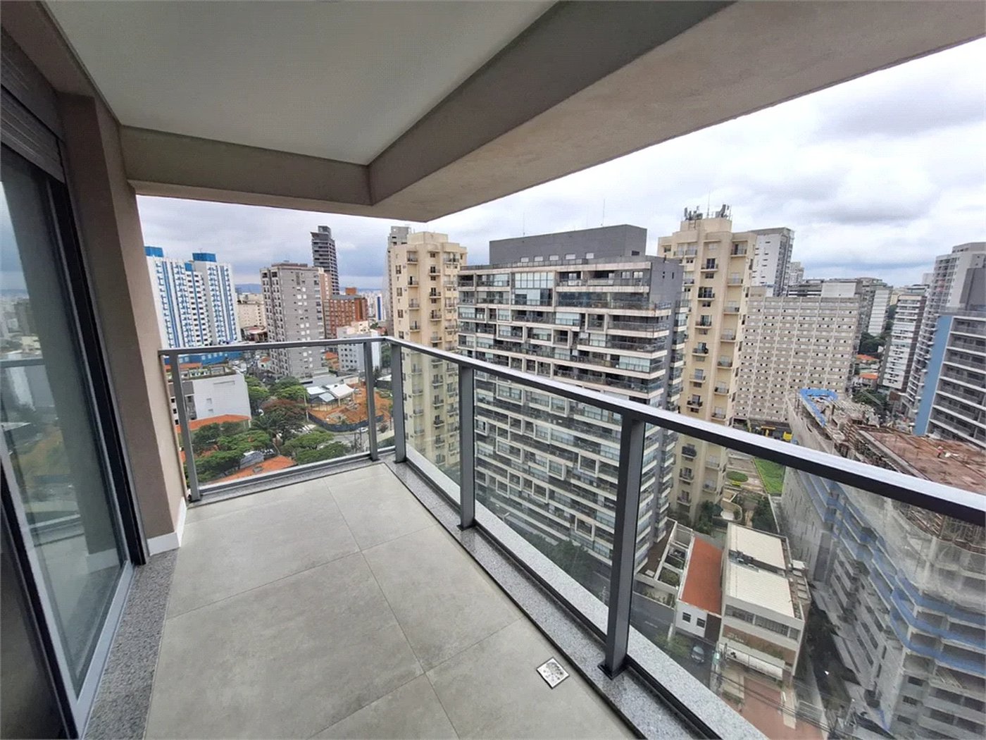 Apartamento à venda com 3 suítes em Sumarezinho, São Paulo, SP