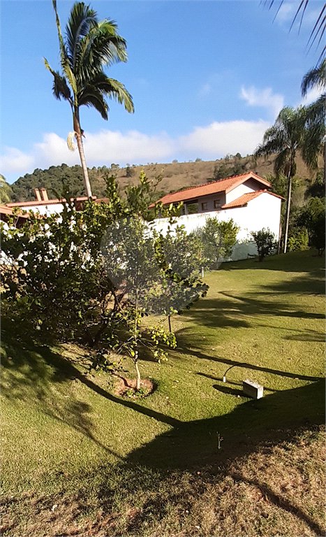 Casa à venda com 4 quartos, sendo 1 suíte, no Centro, Bom Jesus dos Perdões, SP