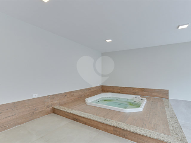 Casa à venda com 4 suítes no condomínio Carmen, São Paulo - SP