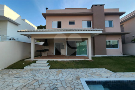 Casa à venda com 4 suítes no condomínio Santa Isabel I, Louveira - SP