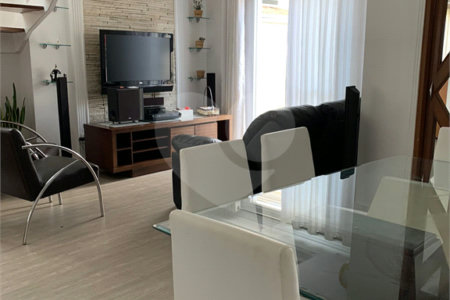 Casa à venda com 3 quartos, sendo 2 suítes,  no condomínio Residencial Jardins, São Bernardo do Campo - SP