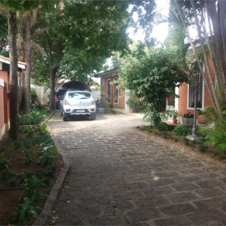 Casa Térrea à venda com 5 quartos, sendo 1 suíte,  em Jardim Dom Bosco, Indaiatuba, SP