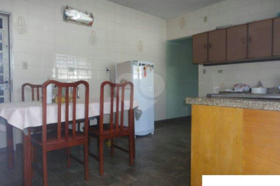 Casa de Vila à venda com 6 quartos em Jardim Peri, São Paulo, SP