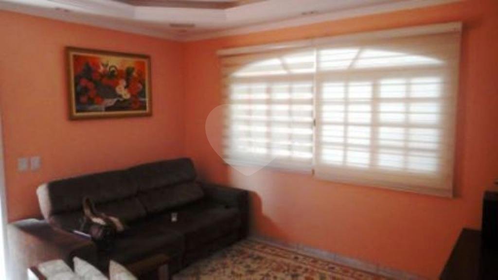 Sobrado à venda com 3 quartos, sendo 1 suíte, em Vila das Palmeiras, Guarulhos, SP