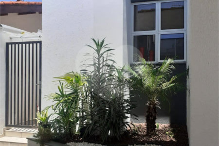 Sobrado à venda com 3 quartos, sendo 1 suíte, em Parque Santana, Mogi das Cruzes, SP