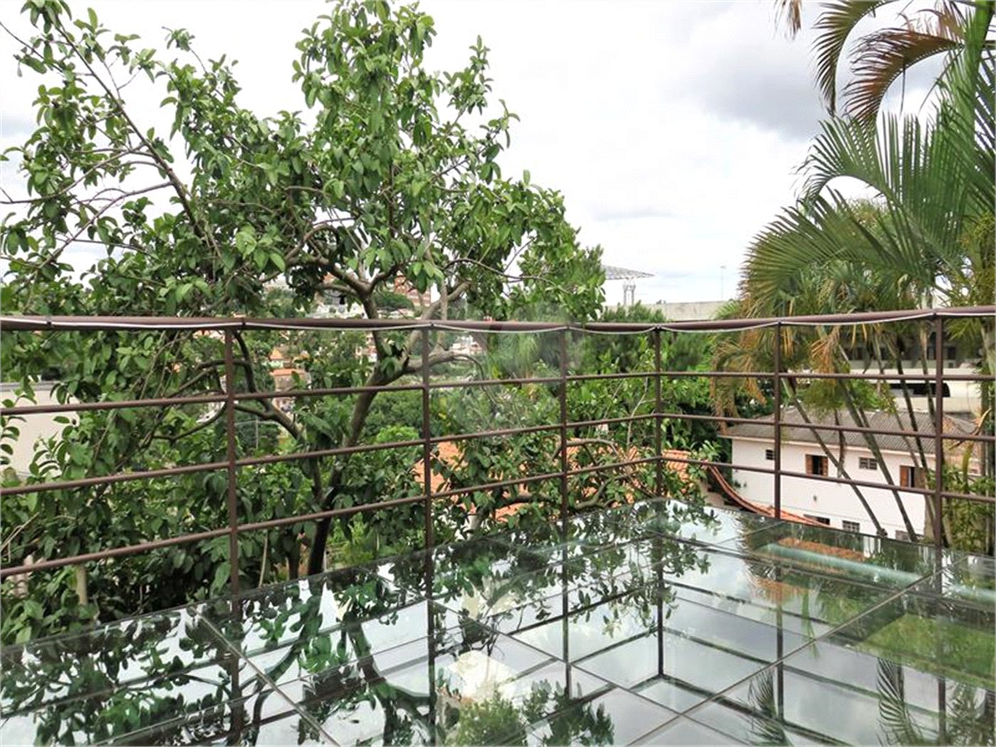 Casa à venda com 4 quartos, sendo 2 suítes, em Jardim Leonor, São Paulo, SP