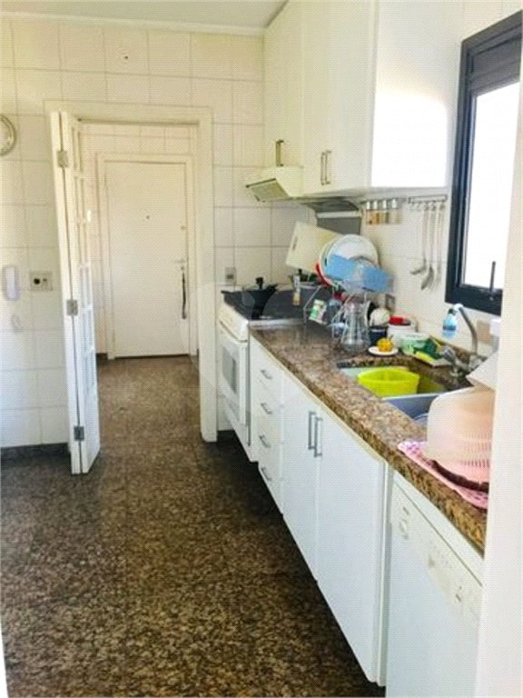 Apartamento à venda com 4 quartos, sendo 2 suítes,  em Aclimação, São Paulo, SP