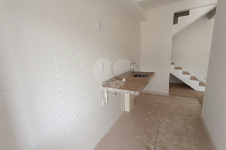 Apartamento à venda com 2 quartos, sendo 1 suíte, em Bairro do Cambará, São Roque, SP