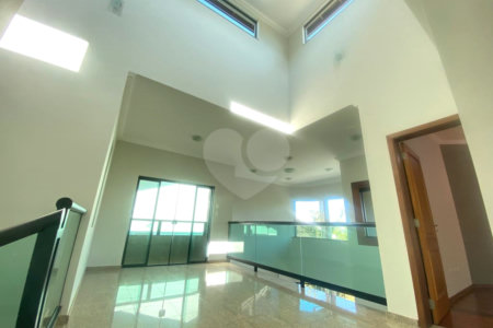 Casa à venda com 4 quartos, sendo 2 suítes, no condomínio Bosque de Grevilea, Vinhedo - SP