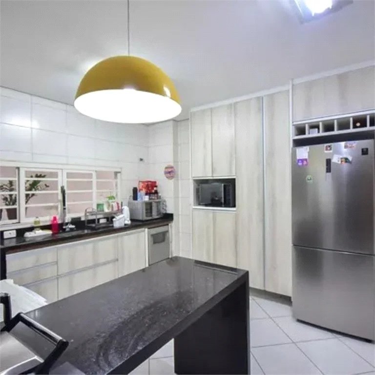 Sobrado à venda com 3 quartos, sendo 1 suíte,  em Vila Morse, São Paulo, SP