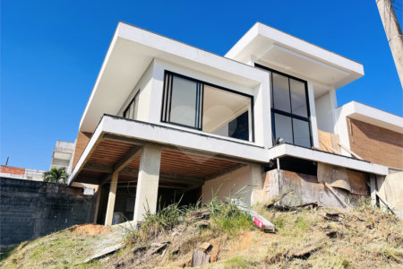 Casa à venda com 3 suítes no condomínio Residencial Green Ville, Rio de Janeiro - RJ