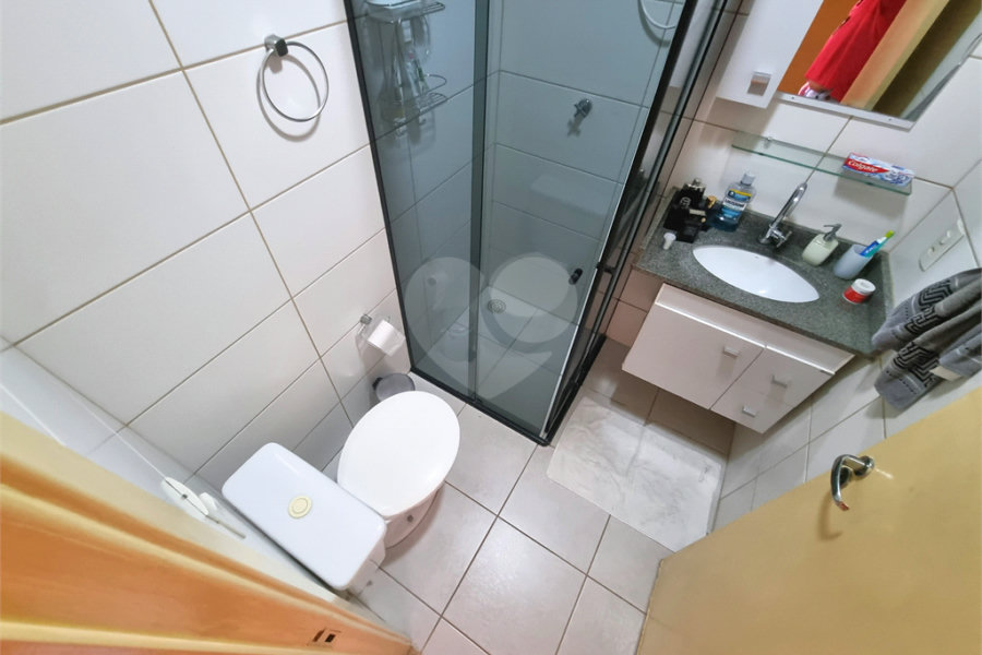 Casa à venda com 3 quartos, sendo 1 suíte, no condomínio Village St. Louis, São Paulo - SP