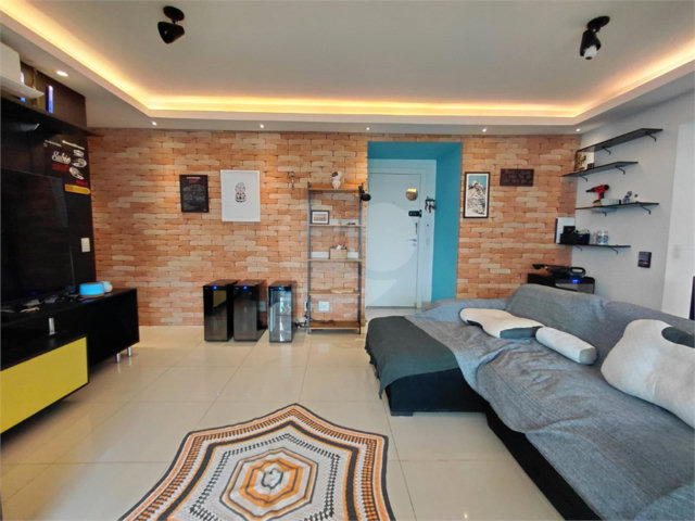 Apartamento à venda com 3 quartos, sendo 1 suíte,  em Granja Julieta, São Paulo, SP
