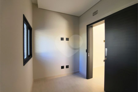 Casa à venda com 2 quartos, sendo 1 suíte, no condomínio Terras de São Francisco, Sorocaba - SP
