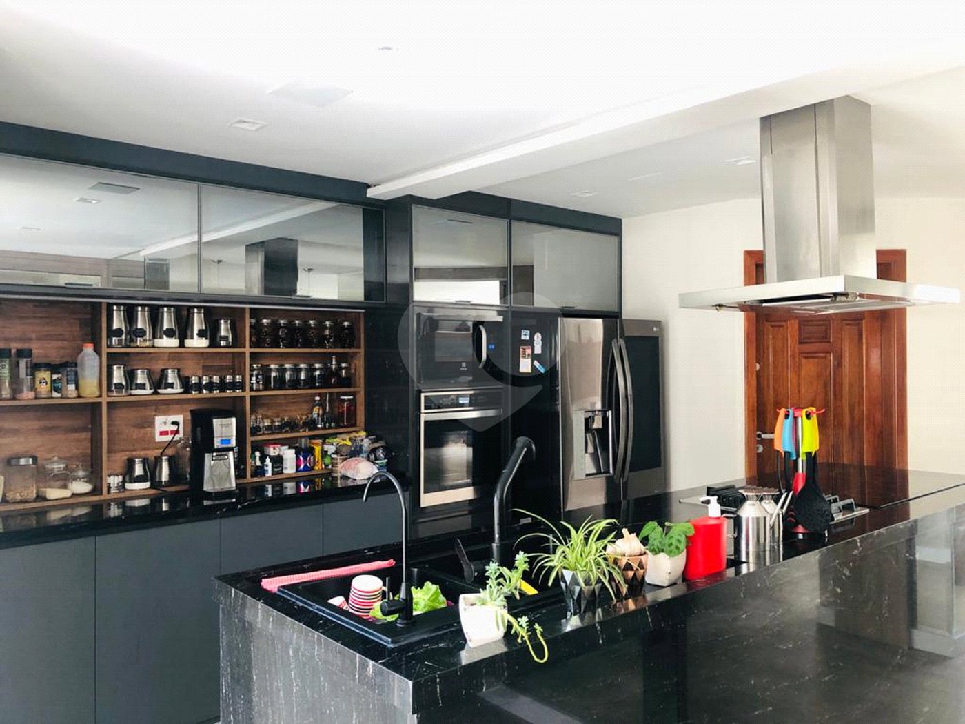 Sobrado à venda com 3 suítes em Tremembé, São Paulo, SP