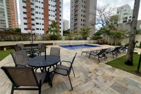 Apartamento à venda com 3 quartos, sendo 1 suíte, em Real Parque, São Paulo, SP