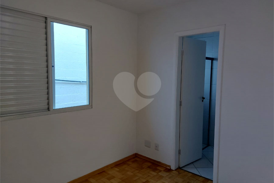 Casa à venda com 3 quartos, sendo 1 suíte, no condomínio Vila das Macieiras, São Paulo - SP